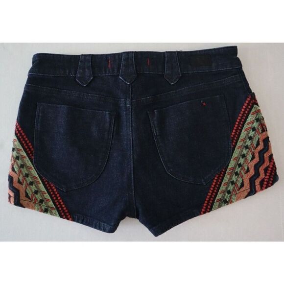 BDG. Women's Sz 27 Dark Wash Embroidered Mid-Rise Boho Festival Shorts $60 - Picture 2 of 4